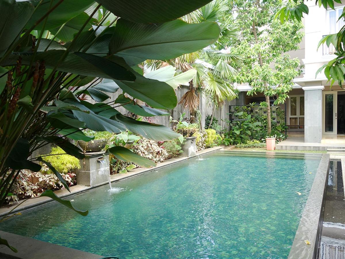 Saffron Suites Syariah Yakarta Exterior foto