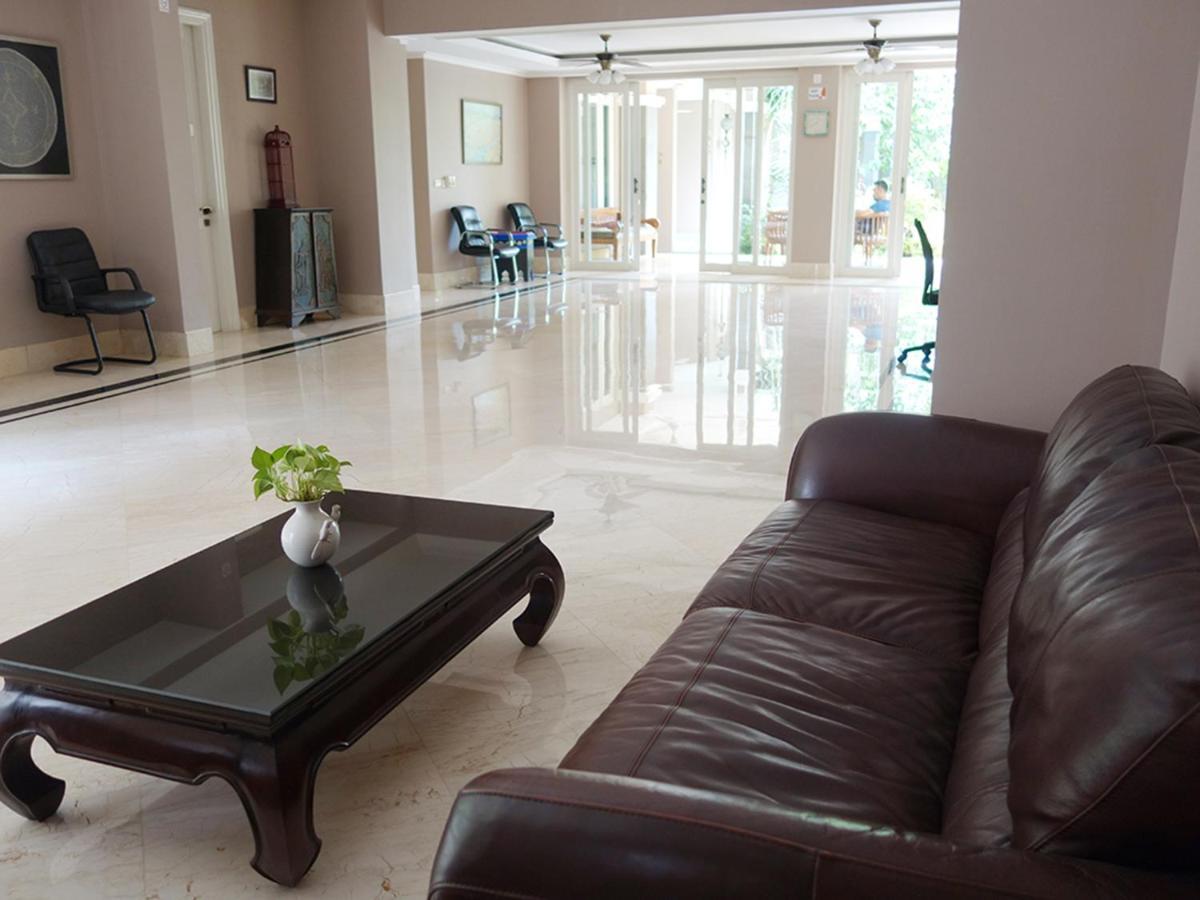 Saffron Suites Syariah Yakarta Exterior foto